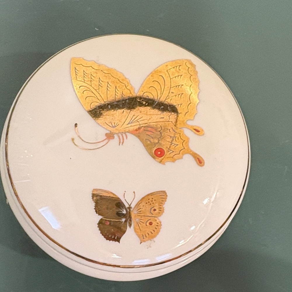Vintage Takahashi of San Francisco Porcelain Trinket Box.